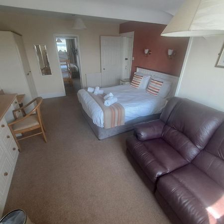 Lion Hotel & Studio Apartments Criccieth Εξωτερικό φωτογραφία