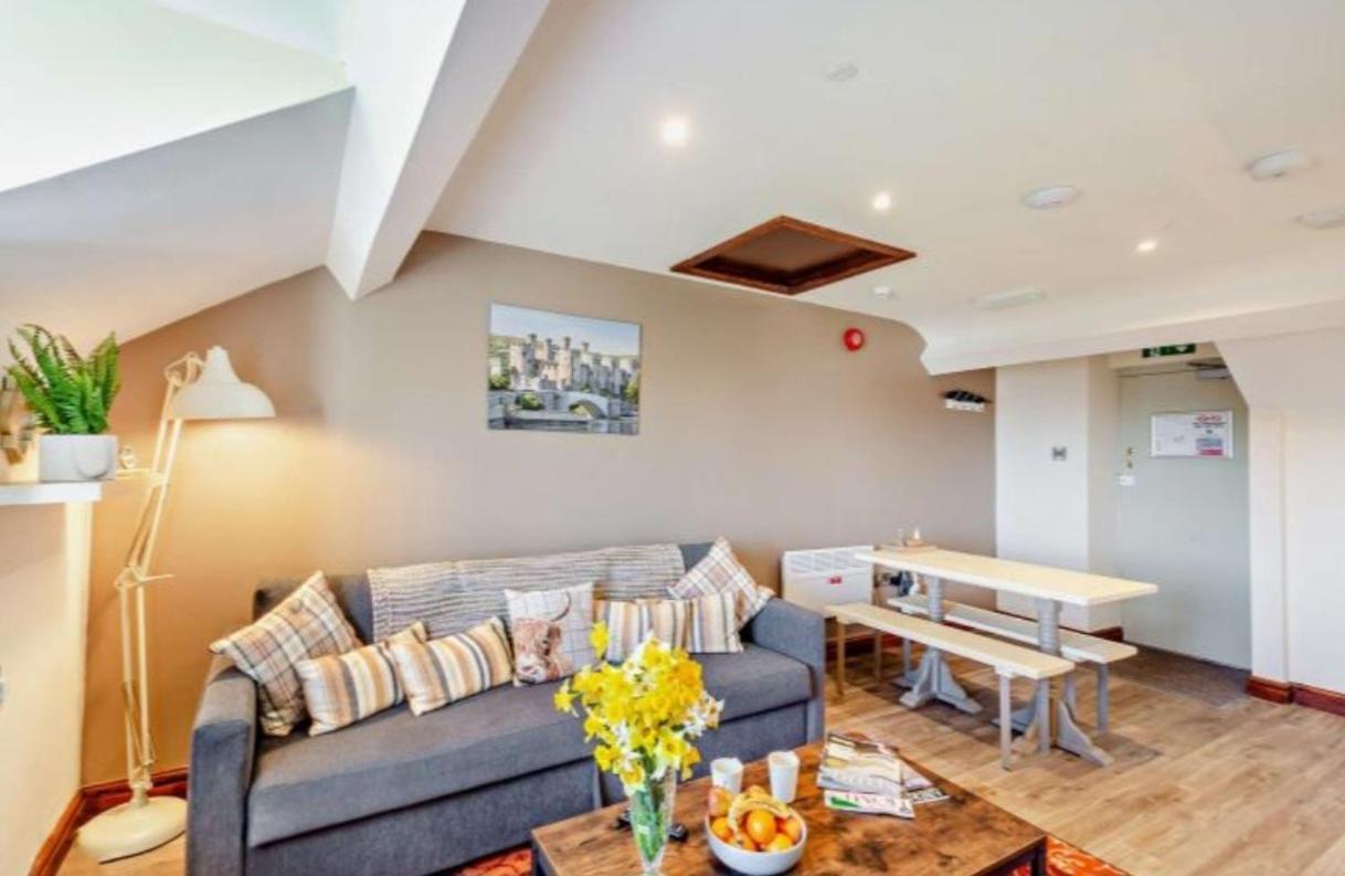 Lion Hotel & Studio Apartments Criccieth Εξωτερικό φωτογραφία