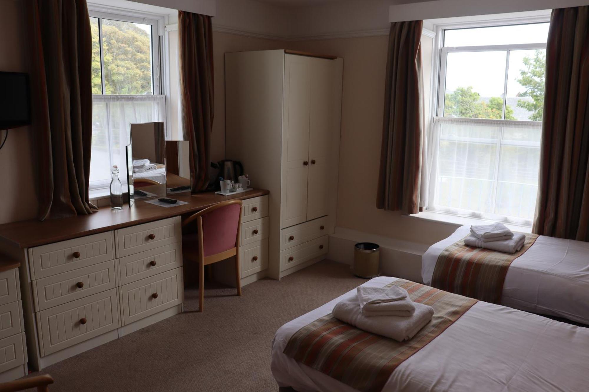 Lion Hotel & Studio Apartments Criccieth Εξωτερικό φωτογραφία