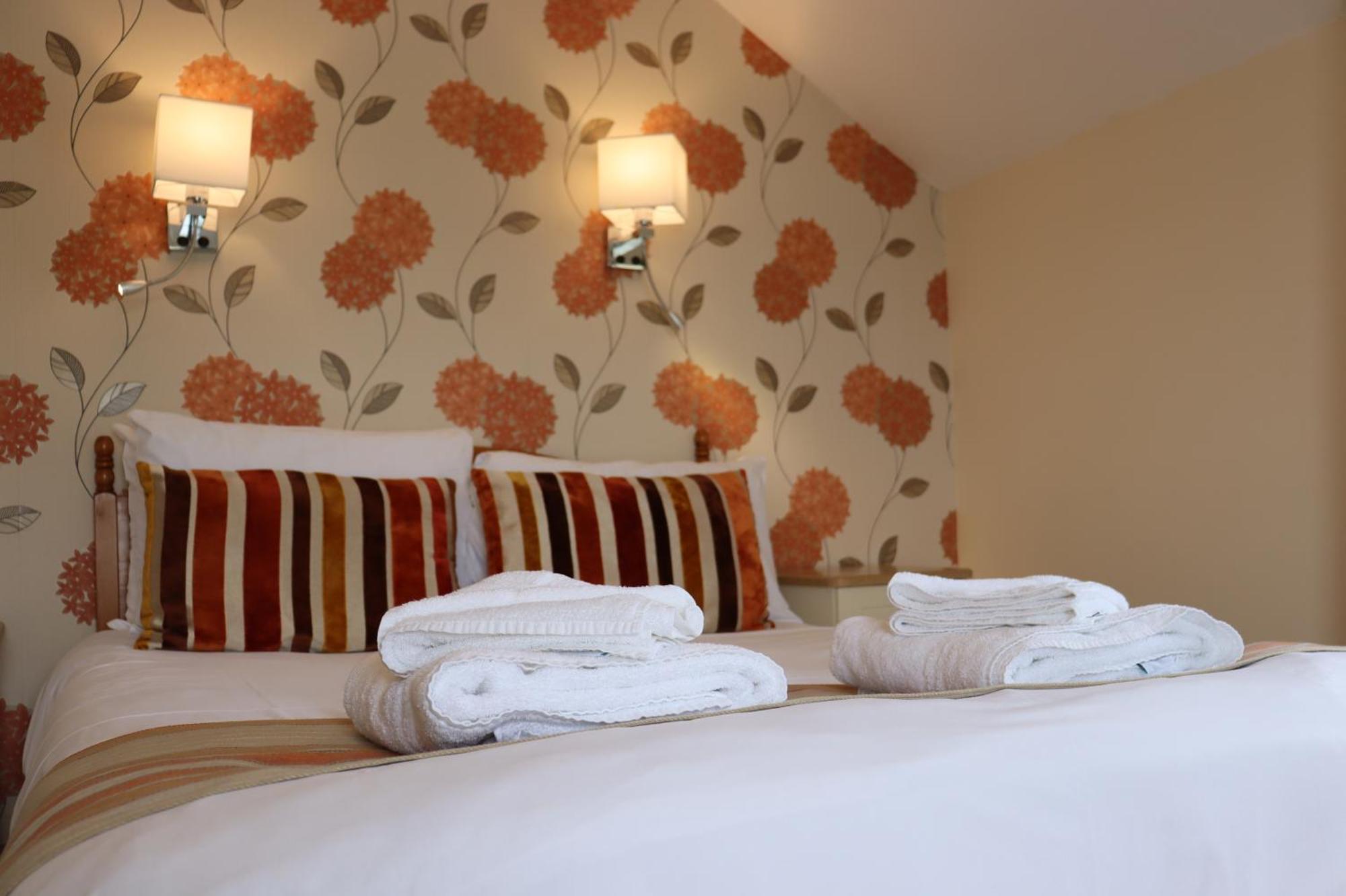 Lion Hotel & Studio Apartments Criccieth Εξωτερικό φωτογραφία