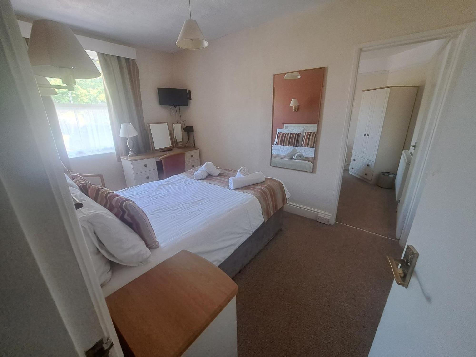 Lion Hotel & Studio Apartments Criccieth Εξωτερικό φωτογραφία