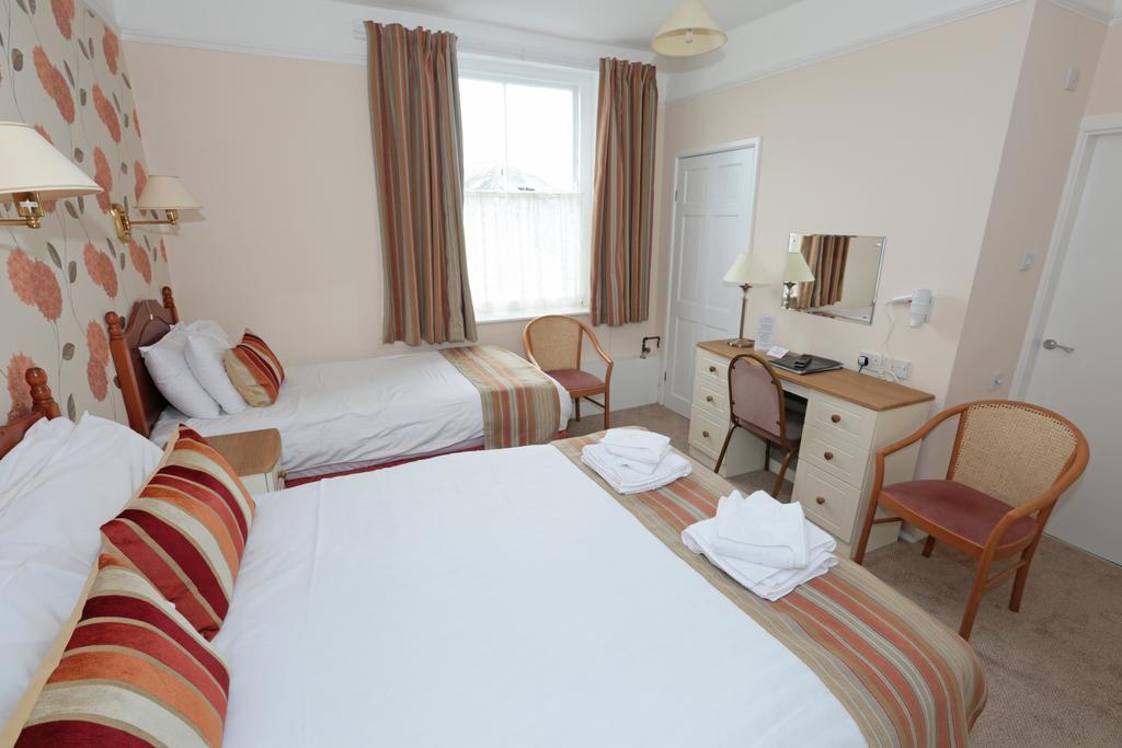Lion Hotel & Studio Apartments Criccieth Εξωτερικό φωτογραφία