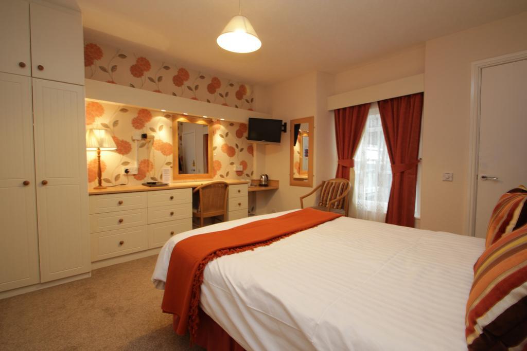 Lion Hotel & Studio Apartments Criccieth Εξωτερικό φωτογραφία