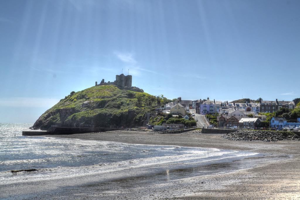 Lion Hotel & Studio Apartments Criccieth Εξωτερικό φωτογραφία