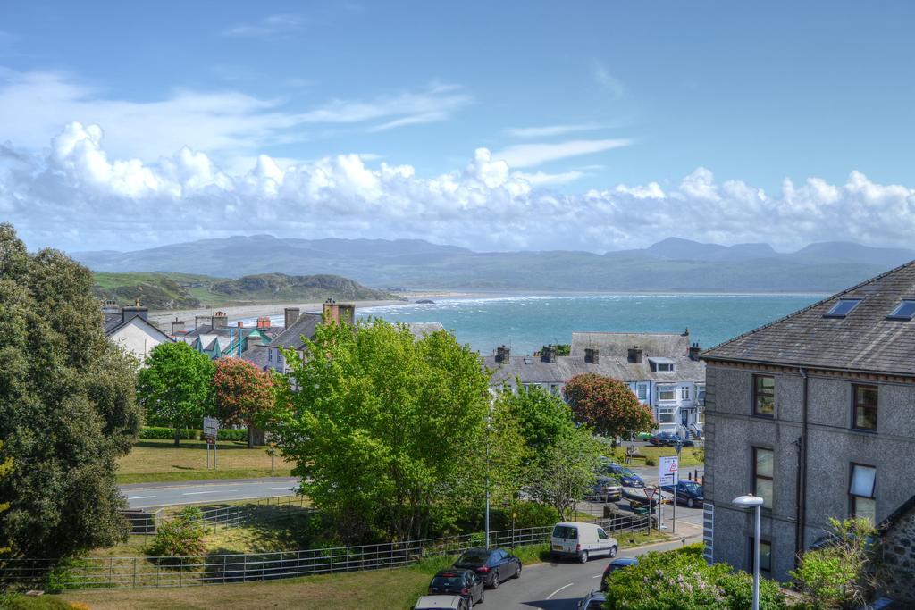 Lion Hotel & Studio Apartments Criccieth Εξωτερικό φωτογραφία