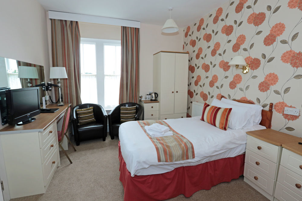 Lion Hotel & Studio Apartments Criccieth Εξωτερικό φωτογραφία