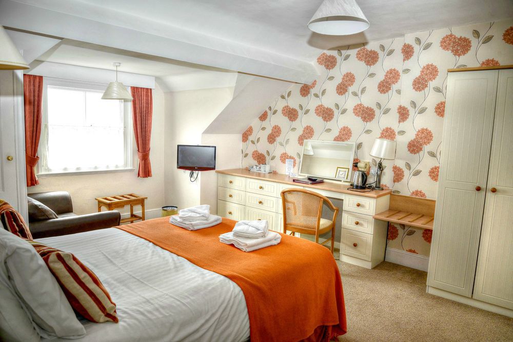 Lion Hotel & Studio Apartments Criccieth Εξωτερικό φωτογραφία