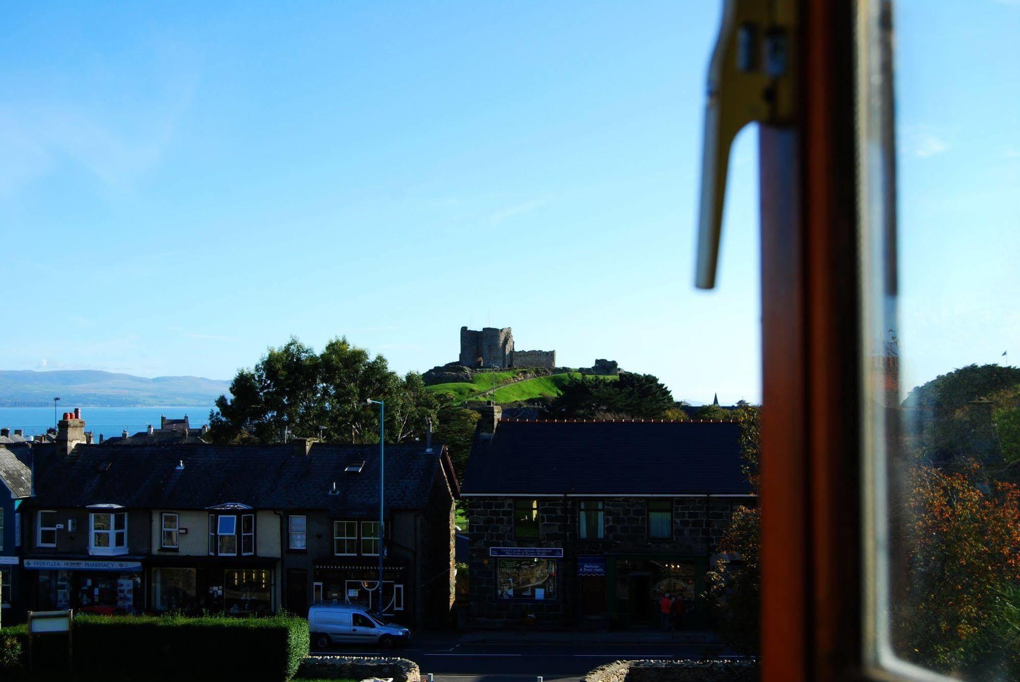 Lion Hotel & Studio Apartments Criccieth Εξωτερικό φωτογραφία