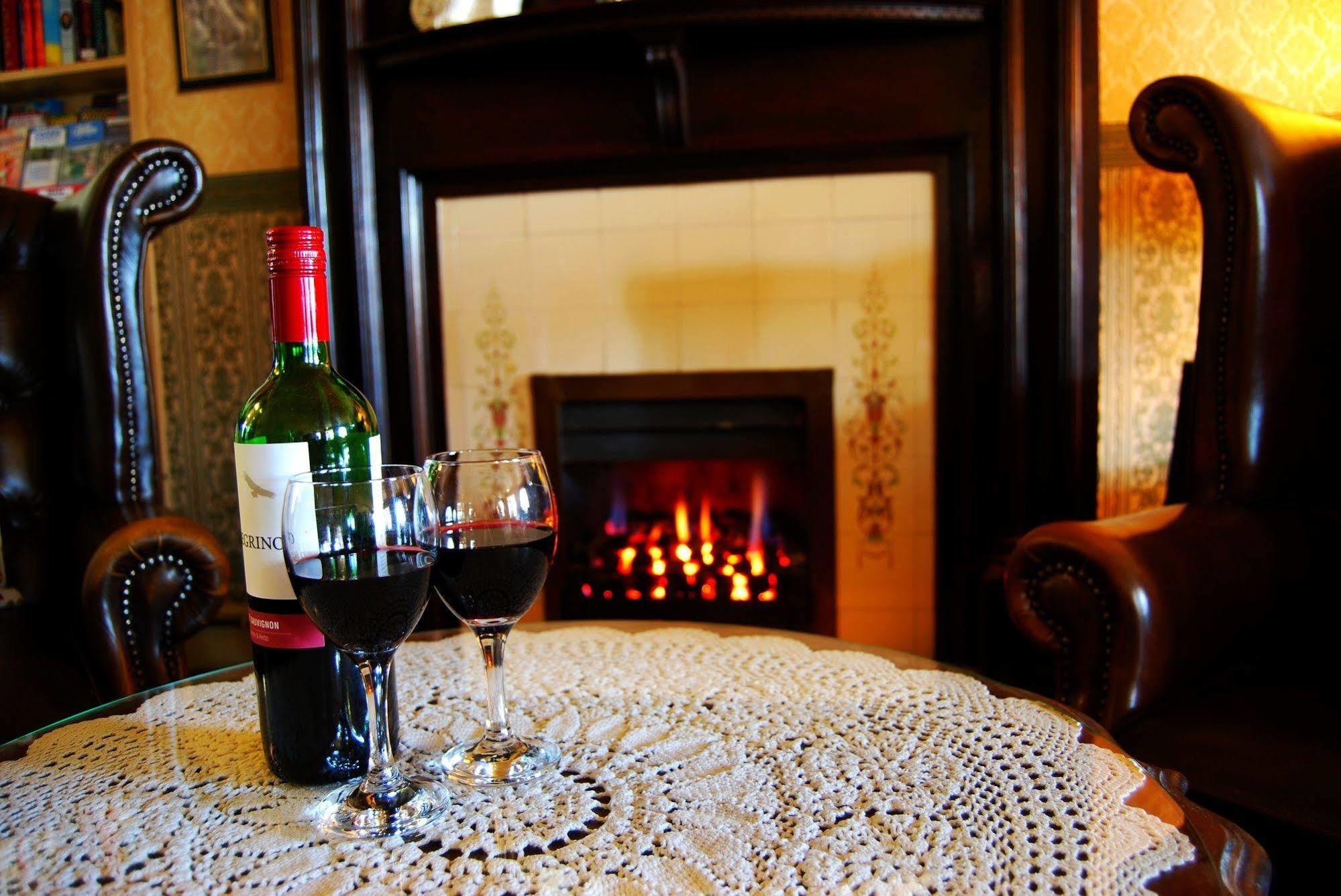 Lion Hotel & Studio Apartments Criccieth Εξωτερικό φωτογραφία